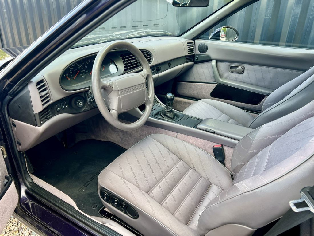 56109530-2.jpg